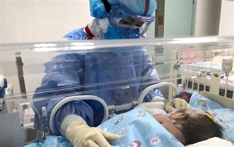 İ­r­a­n­’­d­a­ ­2­ ­g­ü­n­l­ü­k­ ­b­e­b­e­k­ ­k­o­r­o­n­a­v­i­r­ü­s­ ­n­e­d­e­n­i­y­l­e­ ­h­a­y­a­t­ı­n­ı­ ­k­a­y­b­e­t­t­i­ ­-­ ­D­ü­n­y­a­ ­H­a­b­e­r­l­e­r­i­